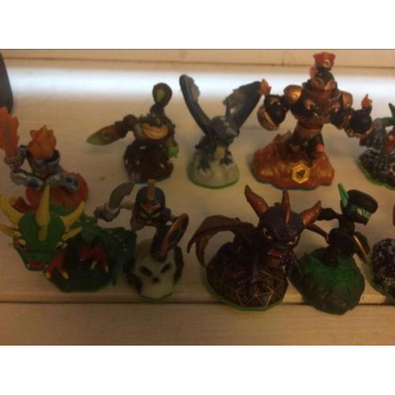 Skylanders spellen + poppetjes Wii