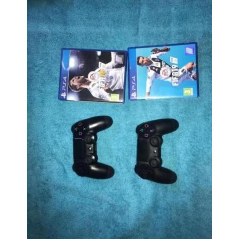 Playstation 4 fifa 19 plus 2 controllers