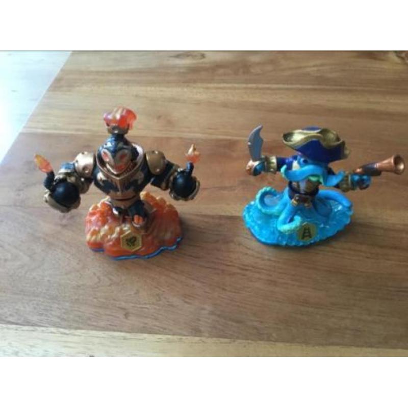 Wii skylanders swap force spelletje + station + 2 poppetjes