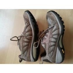 Merrell wandelschoenen mt 38'5 30 euro